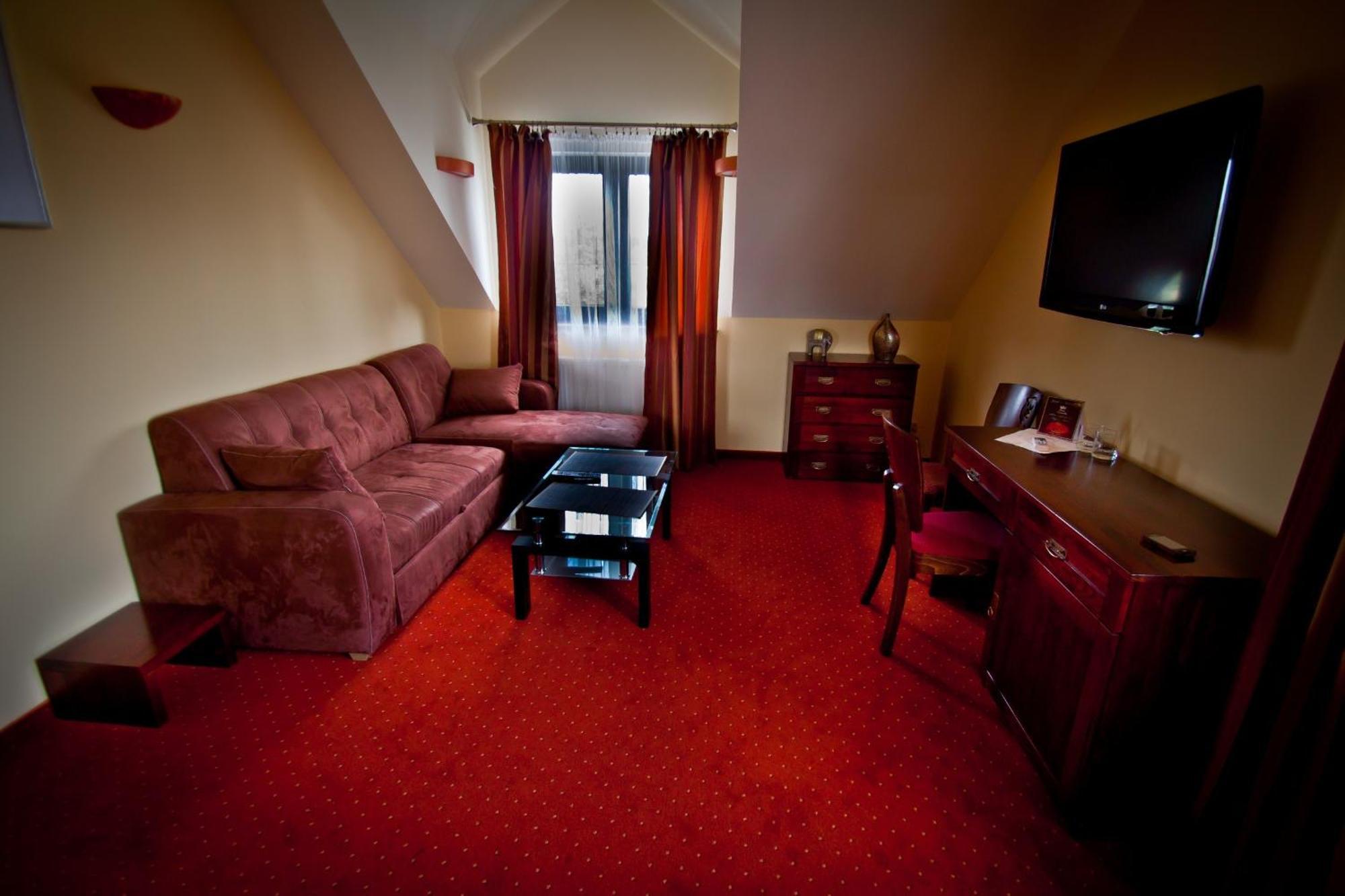 Dwa Bratanki Hotel Rzeszów Eksteriør billede