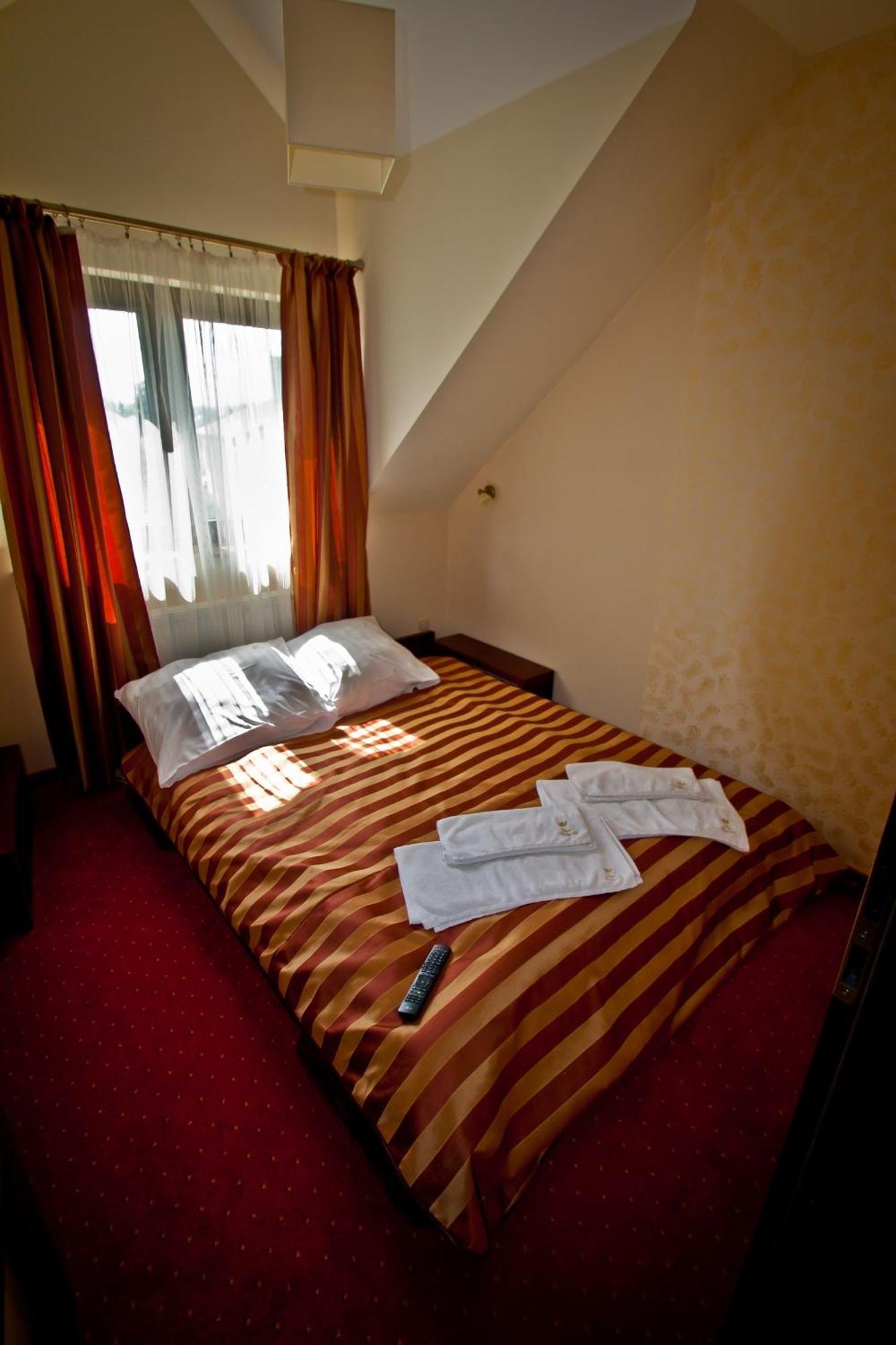 Dwa Bratanki Hotel Rzeszów Eksteriør billede