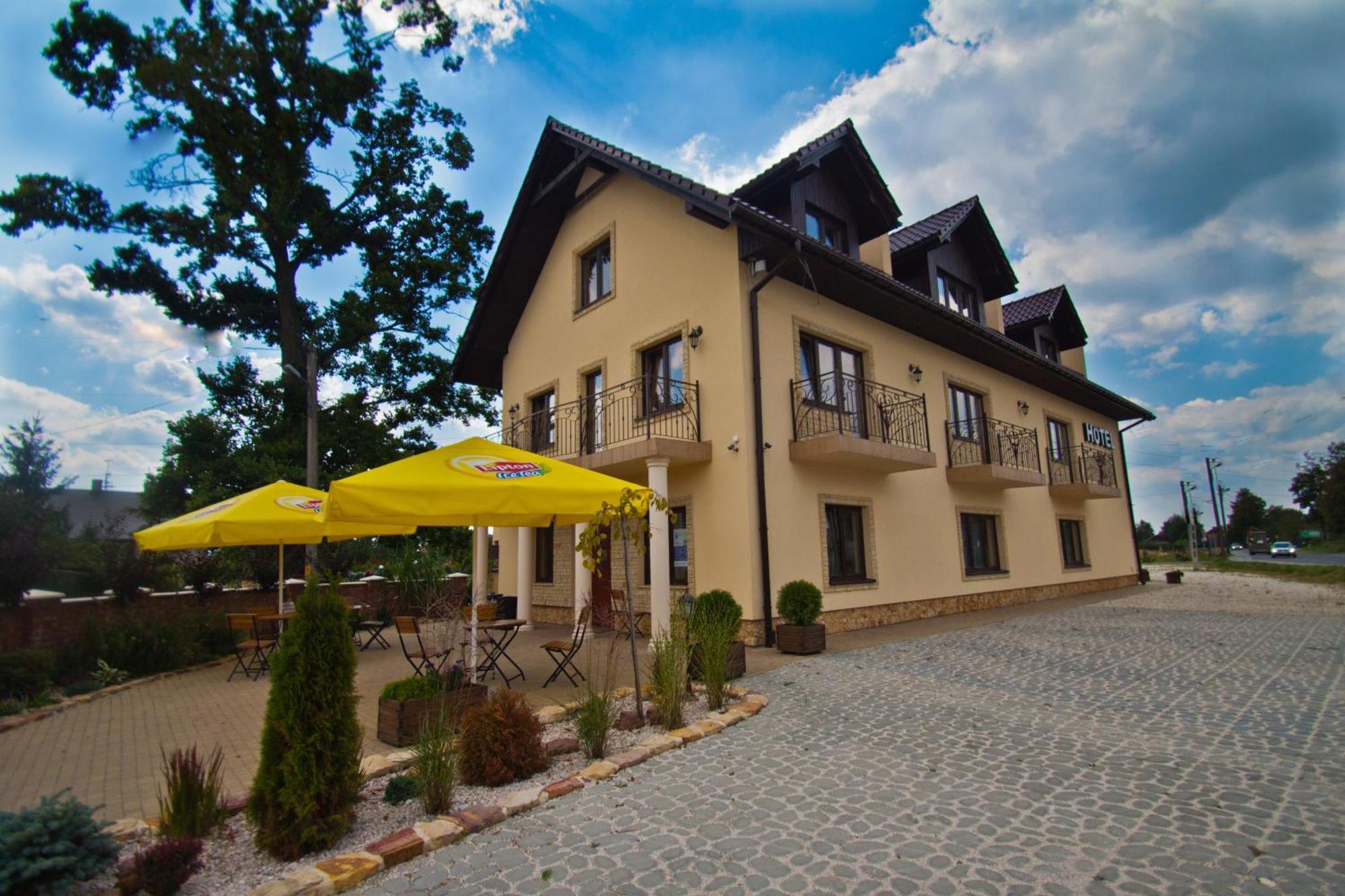 Dwa Bratanki Hotel Rzeszów Eksteriør billede