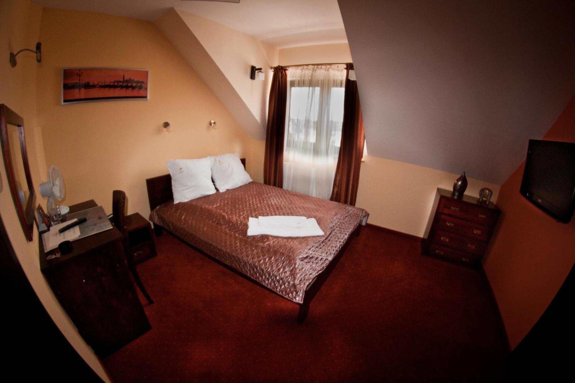 Dwa Bratanki Hotel Rzeszów Eksteriør billede