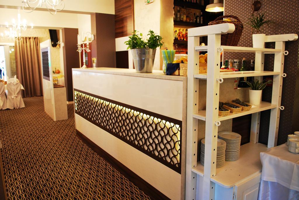 Dwa Bratanki Hotel Rzeszów Eksteriør billede