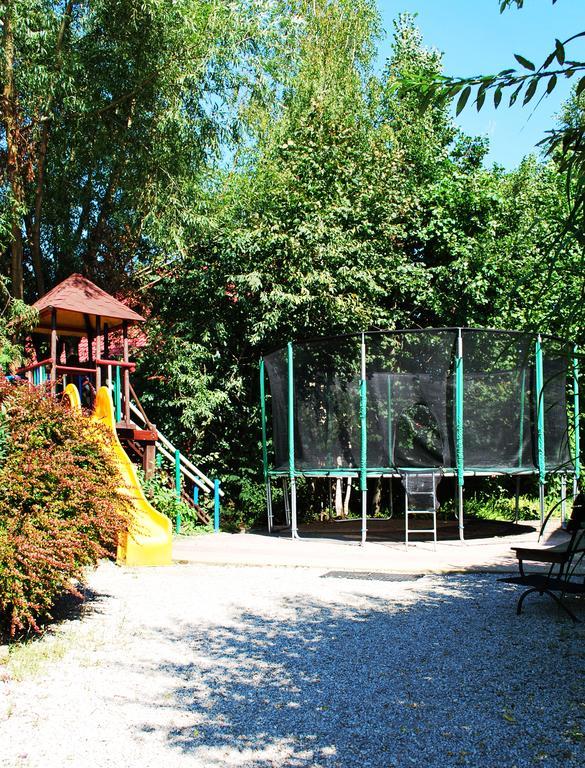 Dwa Bratanki Hotel Rzeszów Eksteriør billede