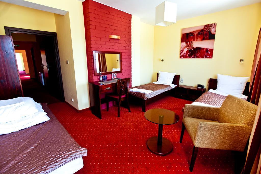 Dwa Bratanki Hotel Rzeszów Eksteriør billede